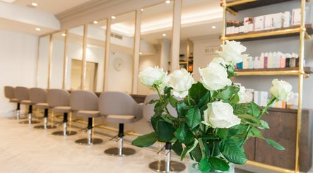 Blush + Blow//The Skin Studio Parsons Green image 3